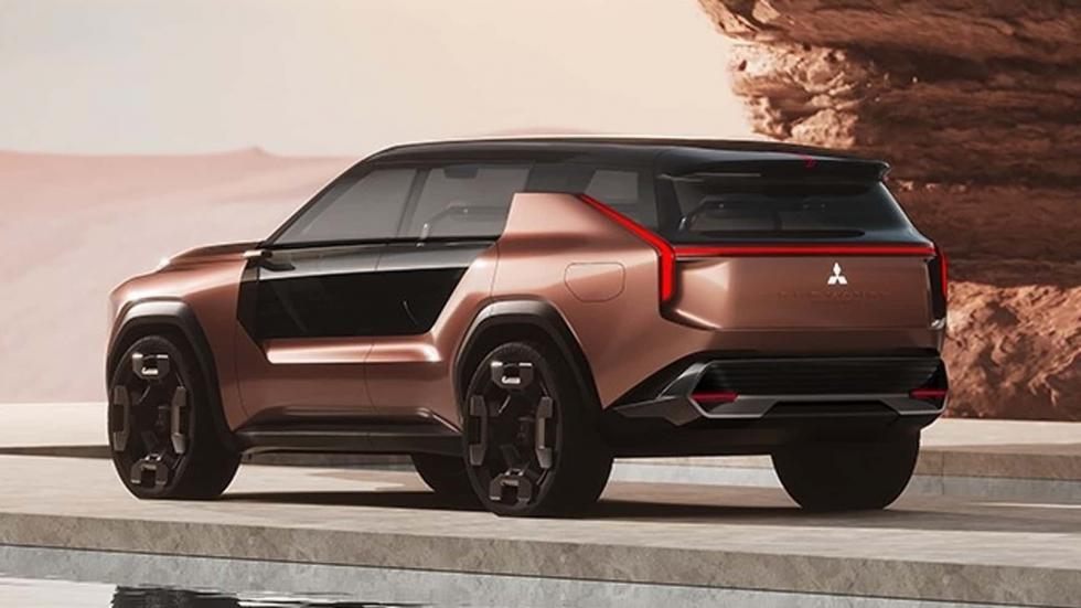 Το Mitsubishi Elevance έχει 4 ηλεκτρικά μοτέρ και κινητήρα βενζίνης